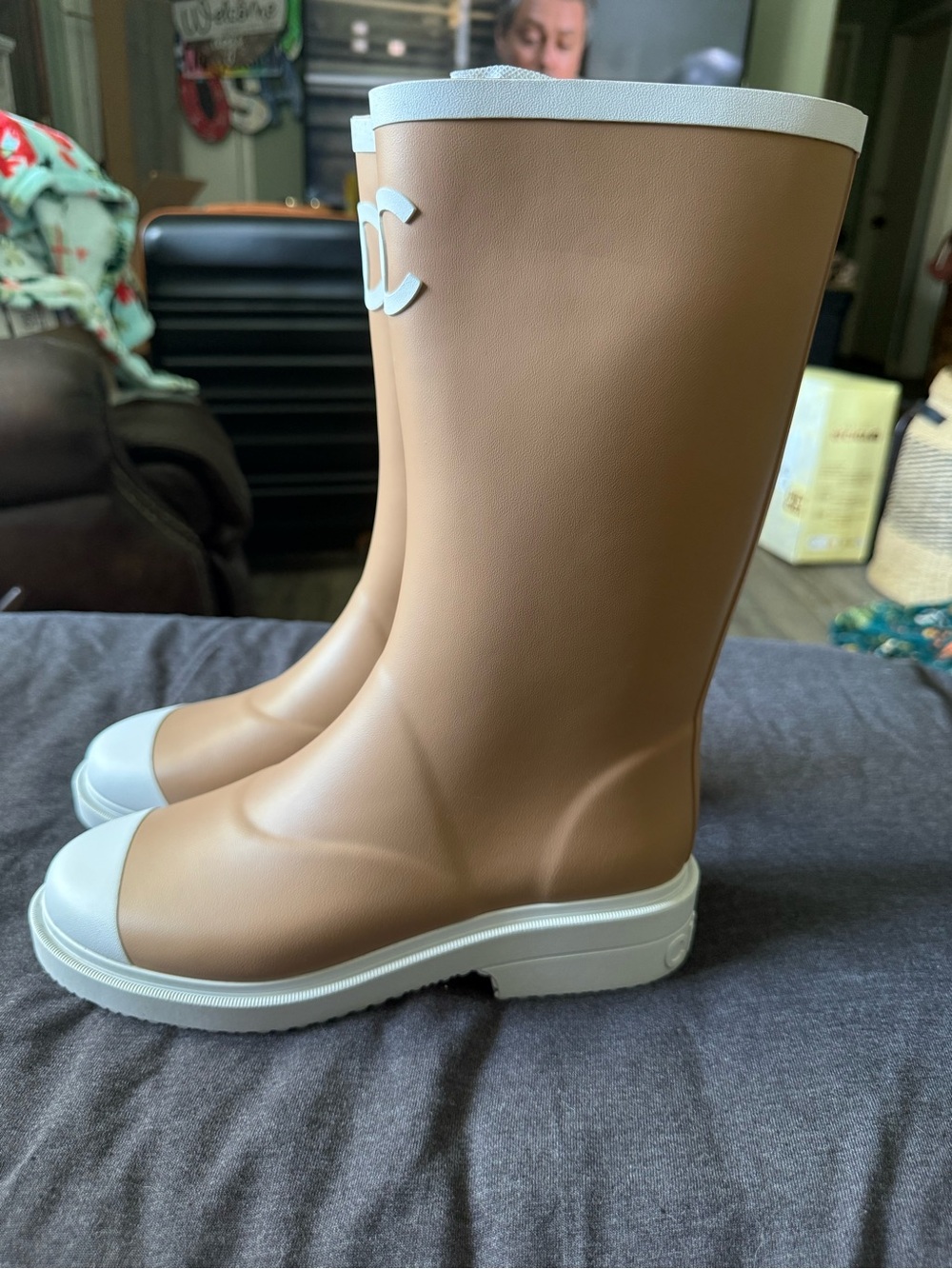 Two-Tone Rubber Slip-On Boots in Tan and White - Picture 5 of 8